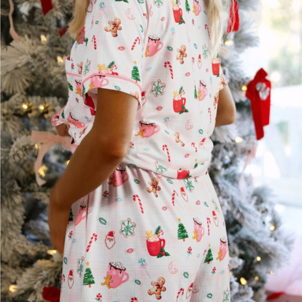 Faye- Festive Holiday Print Women's Pajama Set - Picture 2 of 3